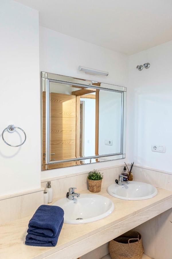 Frontline Beach Penthouse In Mi Capricho Sitio de Calahonda ภายนอก รูปภาพ